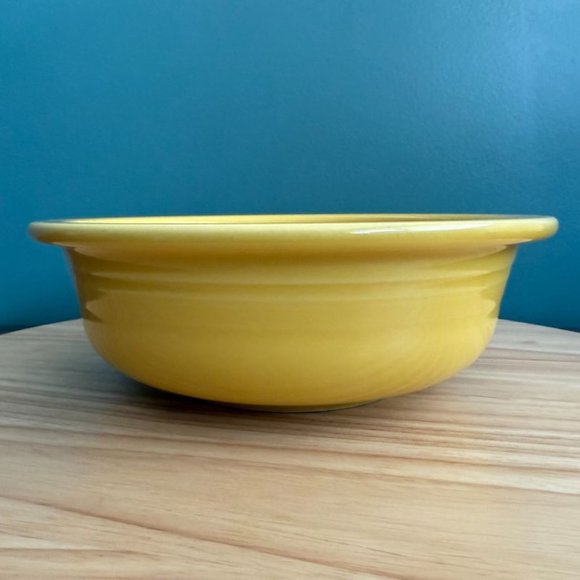 Vintage 90's Fiestaware Yellow 8.5 Inches Ceramic Vegetable Bowl With Glossy Fin - Picture 7 of 10